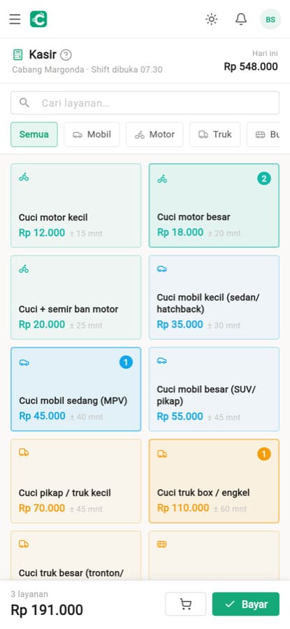 HP menampilkan mode kasir Cucimoo dengan kartu layanan cuci mobil, motor dan truk beserta harganya